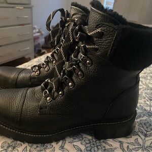 FRYE AND CO. Black Lace Up Boots